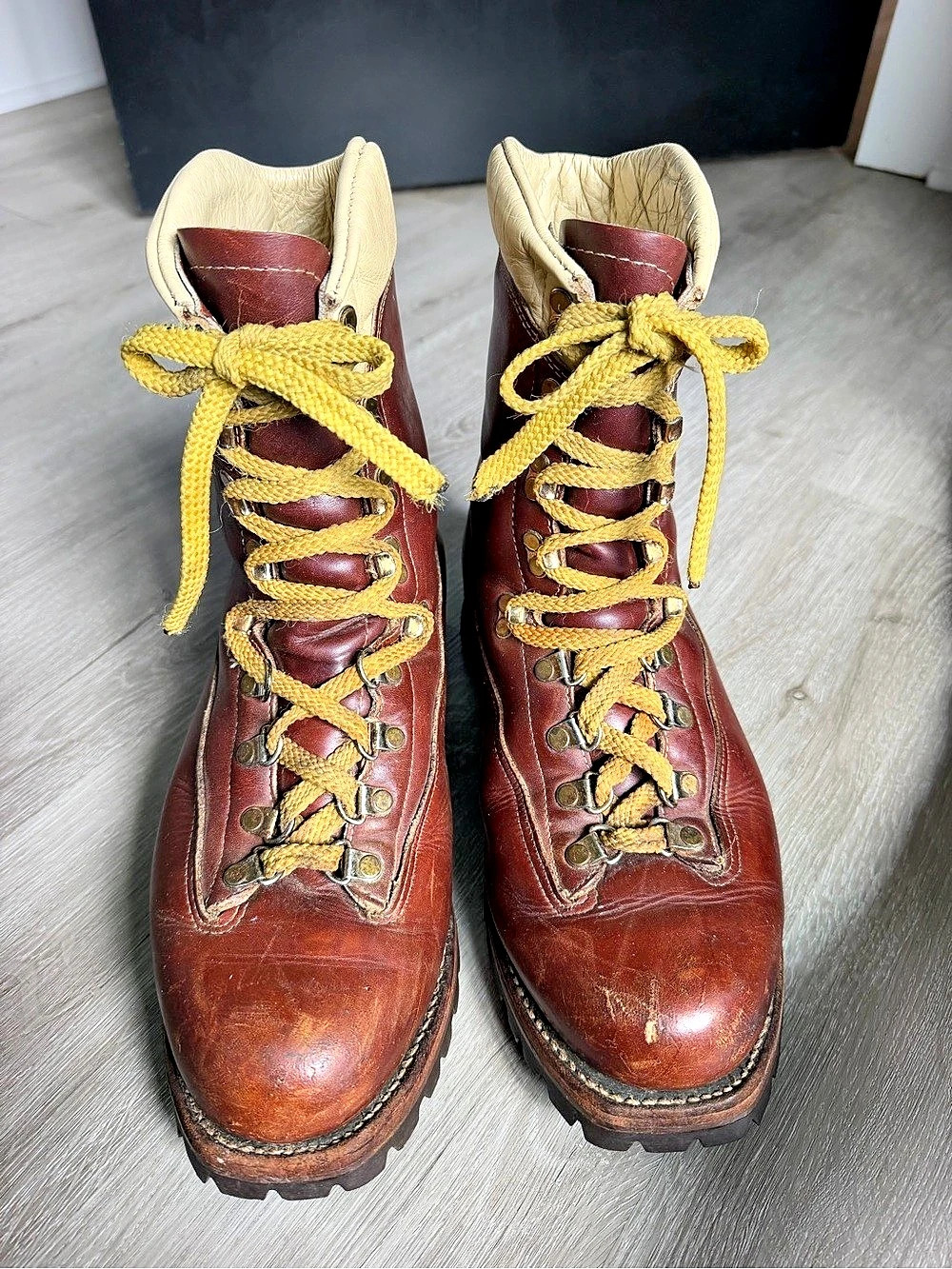 Vintage Chippewa Brown Leather Hiking Boots Men’s 11 D Vibram
